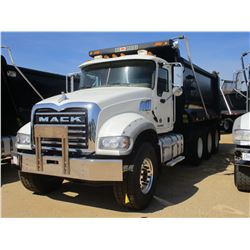 2016 MACK CU713 DUMP, VIN/SN:1M2AX09C7EM027353 - TRI AXLE, 415 HP MACK MPH415C DIESEL ENGINE, ALLISO