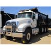 Image 1 : 2016 MACK CU713 DUMP, VIN/SN:1M2AX09C9GM027354 - TRI AXLE, 415 HP MACK MPH415C DIESEL ENGINE, ALLISO