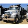 Image 1 : 2016 MACK CU713 DUMP, VIN/SN:1M2AX09C0GM027355 - TRI AXLE, 415 HP MACK MPH415C DIESEL ENGINE, ALLISO
