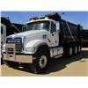 Image 1 : 2016 MACK CU713 DUMP, VIN/SN:1M2AX09C3GM027351 - TRI AXLE, 415 HP MACK MPH415C DIESEL ENGINE, ALLISO