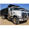 Image 2 : 2015 MACK GU713 DUMP, VIN/SN:1M2AXO9C7FM021258 - T/A 425 HP MACK MP8 ENGINE, ALLISON A/T, 44K RERARS