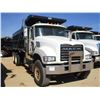 Image 2 : 2014 MACK GU713 DUMP, VIN/SN:1M2AX09C2EM019514 - T/A, 425 HP MACK MP8 ENGINE, MACK T310M 10 SPEED TR