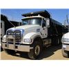Image 1 : 2015 MACK GU713 DUMP, VIN/SN:1M2AX09C8FM021320 - T/A, 425 HP MACK MP8 ENGINE, MACK T310M 10 SPEED TR