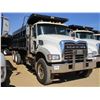 Image 2 : 2015 MACK GU713 DUMP, VIN/SN:1M2AX09C8FM021320 - T/A, 425 HP MACK MP8 ENGINE, MACK T310M 10 SPEED TR