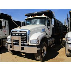2015 MACK GU713 DUMP, VIN/SN:TMWAX09C2FM021328 - T/A, 425 HP MACK MP8 ENGNE, MACK T310M 10 SPEED TRA