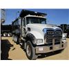 Image 2 : 2015 MACK GU713 DUMP, VIN/SN:1M2AX09C0FM021263 - TRI-AXLE, 425 HP MACK MP8 ENGINE, ALLISON A/T, 44K