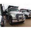 Image 2 : 2015 MACK GU713 DUMP, VIN/SN:1M2AX09C9FM021259 - TRI-AXLE, 425 HP MACK MP8 ENGINE, ALLISON A/T, 44K