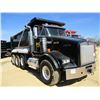 Image 2 : 2014 KENWORTH T800 DUMP, VIN/SN:1NKDGGGG40J453216 - GLIDER KIT, TRI-AXLE, 475 HP CAT C15 ENGINE, 8LL