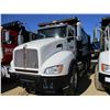 Image 1 : 2013 KENWORTH T440 DUMP, VIN/SN:1NKBX57X1DJ352416 - TRI-AXLE, 370 HP CUMMINS ISL9 ENGINE, ALLISON 45