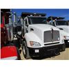 Image 2 : 2013 KENWORTH T440 DUMP, VIN/SN:1NKBX57X1DJ352416 - TRI-AXLE, 370 HP CUMMINS ISL9 ENGINE, ALLISON 45