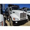 Image 2 : 2013 KENWORTH T440 DUMP, VIN/SN:1NKBX5TX8DJ365227 - TRI-AXLE, 370 HP CUMMINS ISL9 ENGINE, ALLISON 45