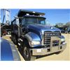Image 2 : 2009 MACK GU713 DUMP, VIN/SN:1M2AX09C09M007237 - MACK MP8-425M DIESEL ENGINE, MACK T310M 10 SPEED TR
