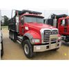 Image 2 : 2008 MACK GU713 DUMP, VIN/SN:1M2AX09C98M003802 - TRI-AXLE, MACK MP8425M DIESEL ENGINE, T310 10 SPEED