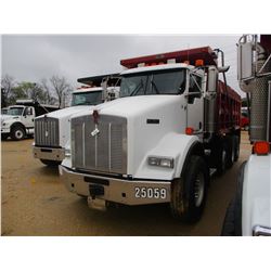 2007 KENWORTH T800 DUMP, VIN/SN:1NKDLB0X97J208317 - TRI-AXLE, 466HP CAT C15 ENGINE, 13 SPEED TRANS,