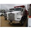 Image 1 : 2007 KENWORTH T800 DUMP, VIN/SN:1NKDLB0X97J208317 - TRI-AXLE, 466HP CAT C15 ENGINE, 13 SPEED TRANS,