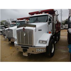 2007 KENWORTH T800 DUMP, VIN/SN:1NKDLB0X57J208315 - TRI-AXLE, 466HP CAT C15 ENGINE, 8LL TRANS, 46K R