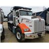 Image 2 : 2007 KENWORTH T800 DUMP, VIN/SN:1NKDXUEX37J171726 - TRI-AXLE, 470 HP CAT C13 ENGINE, 8LL TRANS, 46K