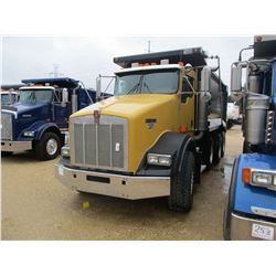 2005 KENWORTH T800 DUMP, VIN/SN:1NKDXBTX75J079779 - TRI-AXLE, CAT 475 HP C15 ACERT ENGINE, 8LL TRANS