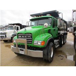 2007 MACK CV713 DUMP, VIN/SN:1M2AG11C27M062562 - TRI-AXLE, AI 427 MACK DIESEL ENGINE, 10 SPD TRANS,