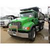Image 1 : 2007 MACK CV713 DUMP, VIN/SN:1M2AG11C27M062562 - TRI-AXLE, AI 427 MACK DIESEL ENGINE, 10 SPD TRANS,