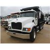 Image 1 : 2007 MACK CV713 DUMP, VIN/SN:1M2AG11Y37M060623 - TRI-AXLE, AMI-370 MACK DIESEL ENGINE, 10 SPEED TRAN