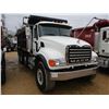 Image 2 : 2005 MACK CV713 DUMP, VIN/SN:1M2AG11C15M021028 - TRI-AXLE, MACK AI-400 ENGINE, MACK T310M 10 SPD TRA