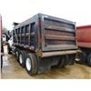 Image 4 : 2005 MACK CV713 DUMP, VIN/SN:1M2AG11C15M021028 - TRI-AXLE, MACK AI-400 ENGINE, MACK T310M 10 SPD TRA