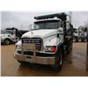 Image 1 : 2005 MACK CV713 DUMP, VIN/SN:1M2AG11C45M022075 - TRI-AXLE, 310 HP MACK DIESEL ENGINE, MACK T310 10 S