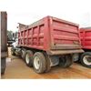 Image 4 : 2005 MACK CV13 DUMP, VIN/SN:1M2AG11C05M016628 - AMI 370 ENGINE, 10 SPEED TRANS, CAMELBACK SUSP, 18,0