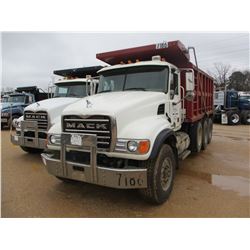 2004 MACK CV713 DUMP, VIN/SN:1M2AG11C84M009196 - TRI-AXLE, Al 427 MACK DIESEL ENGINE, 8LL TRANS, 44K