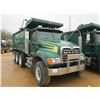 Image 2 : 2002 MACK CV713 DUMP, VIN/SN:1M2AG11C52M002428 - TRI-AXLE, 427 HP MACK E7-427 DIESEL ENGINE, 9LL TRA