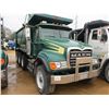 Image 2 : 2002 MACK CV713 DUMP, VIN/SN:1M2AG11C72M002429 - TRI-AXLE, 427 HP MACK E7-427 DIESEL ENGINE, 9LL TRA