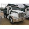 Image 2 : 2006 PETERBILT 335 DUMP, VIN/SN:2NPLLZ9X56M631145 - TRI-AXLE, 315HP CUMMINS ISC DIESEL ENGINE, 8LL T