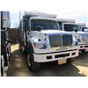 Image 2 : 2005 INTERNATIONAL 7600 DUMP, VIN/SN:1HTWYAHT75J132152 - TRI-AXLE, CUMMINS DIESEL ENGINE, ALLISON A/