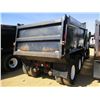 Image 3 : 2005 INTERNATIONAL 7600 DUMP, VIN/SN:1HTWYAHT55J132151 - TRI-AXLE, CUMMINS DIESEL ENGINE, ALLISON A/