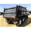 Image 3 : 2005 INTERNATIONAL 7600 DUMP, VIN/SN:1HTWYAH795J132153 - TRI-AXLE, CUMMINS DIESEL ENGINE, ALLISON A/