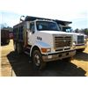 Image 2 : 2004 STERLING DUMP, VIN/SN:2FZHADTDC64AN18553 - T/A, C7 CAT DIESEL ENGINE, 8LL TRANS, 46K REARS, 13,