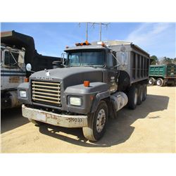 1994 MACK RD688S DUMP, VIN/SN:1M2P267Y2RM019688 - TRI-AXLE, 350 HP MACK ENGINE, 9 SPD FULLER TRANS,