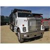 Image 2 : 1990 INTERNATIONAL 4370 DUMP, VIN/SN:2HSFBG3R1LC039983 - TRI-AXLE, CUMMINS 400 DIESEL ENGINE, 16' DU