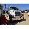 Image 2 : 2006 MACK CHN613 TRUCK TRACTOR, VIN/SN:1M1AJ07Y06N004784 - TRI-AXLE, MACK DIESEL ENGINE, 18 SPEED TR