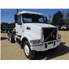 Image 2 : 2011 VOLVO TRUCK TRACTOR, VIN/SN:4V4KC9EH6BN535198 -T/A, 435HP D13 VOLVO DIESEL ENGINE, A/T, 40K REA