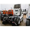 Image 3 : 2000 FREIGHTLINER TRUCK TRACTOR, VIN/SN:1FUW3MDA2YPF77638 - S/A, 330 HP CUMMINS DIESEL ENGINE, 10 SP