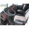 Image 6 : 2000 FREIGHTLINER TRUCK TRACTOR, VIN/SN:1FUW3MDA2YPF77638 - S/A, 330 HP CUMMINS DIESEL ENGINE, 10 SP