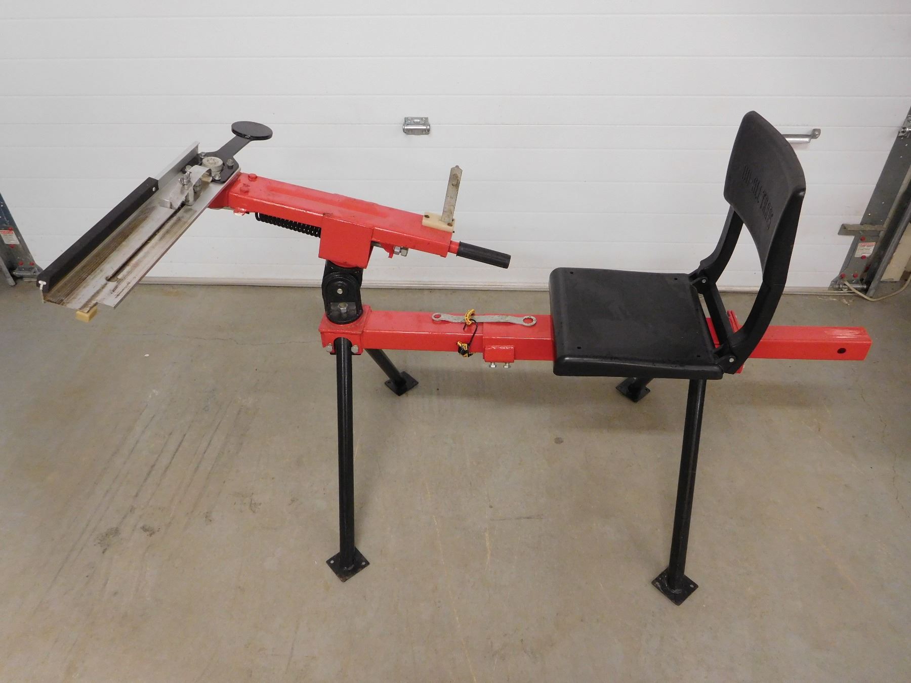 METAL FRAME MOUNTED SPRING LOADED SKEET THROWER