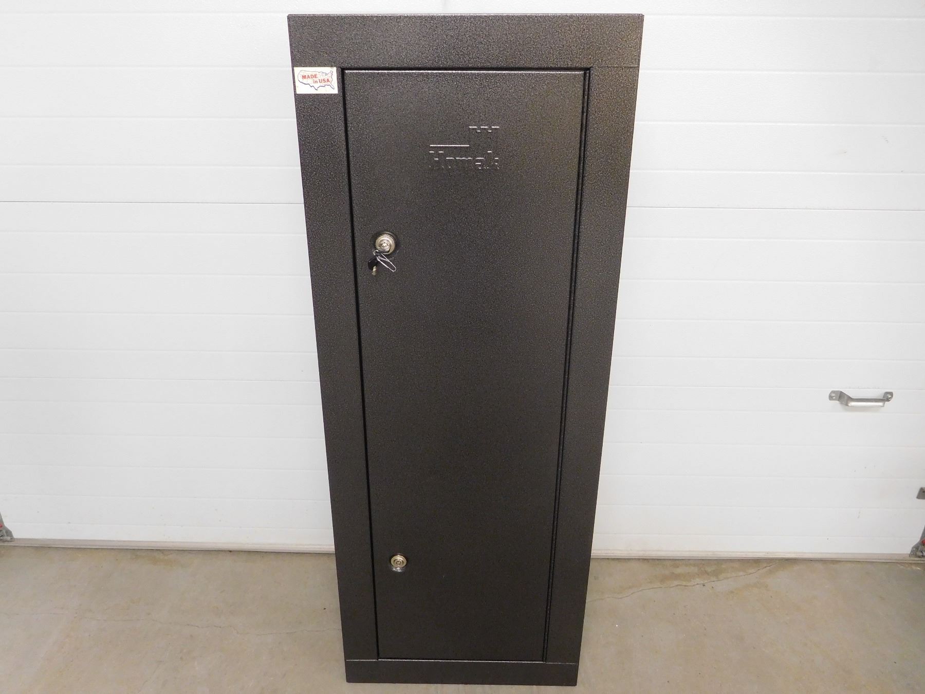 HOMAK FIREARMS SAFE, LOCKABLE WITH KEY