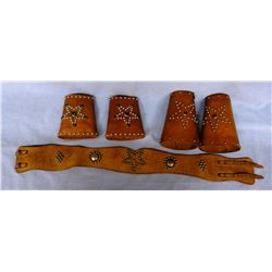 Child's bronc belt and 2 pair cuffs, 26" belt