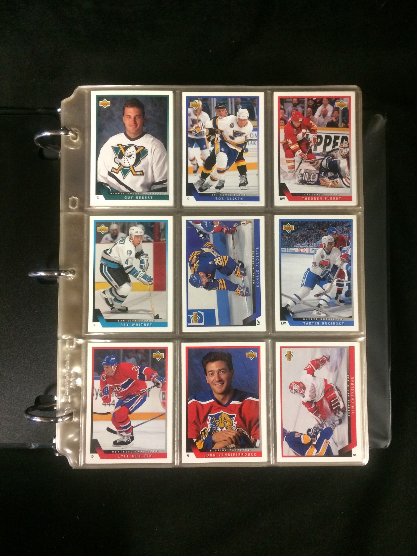 199394 UPPER DECK HOCKEY CARDS (INCLUDES WORLD JUNIOR CHAMPIONSHIPS