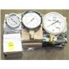 Image 1 : LOT OF 5 SMALL AIR PRESSURE GUAGES