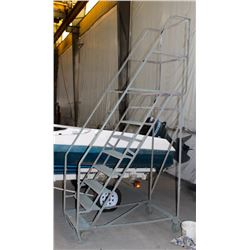 ROLLING SAFETY LADDER