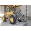 Image 2 : VOLVO L110E WHEEL LOADER WITH BUCKET